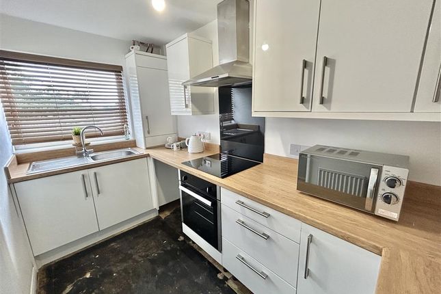 27, Dorchester Road, NOTTINGHAM photo 2