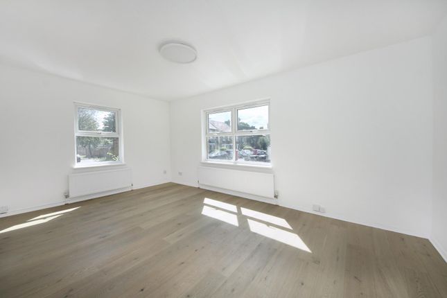 1,30, Osterley Park View Road, London photo 2