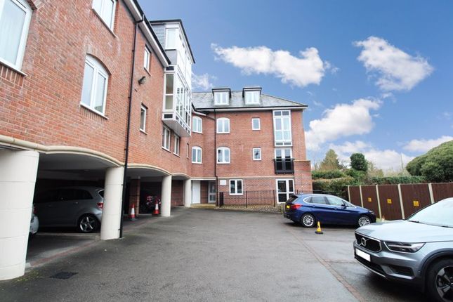 Flat for sale in Joules Court, Stone