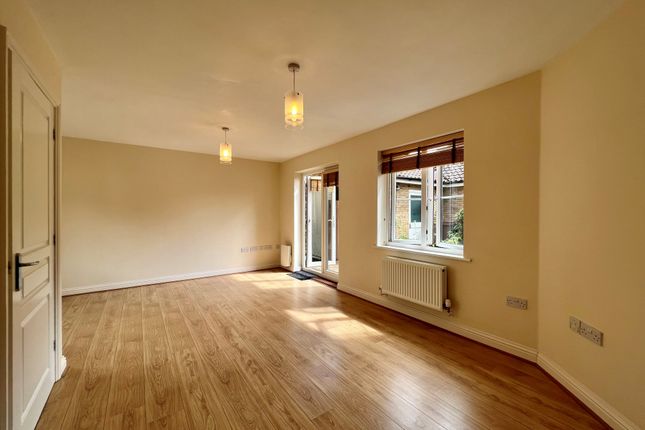 10, Conifer Close, BURY ST. EDMUNDS photo 2
