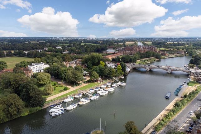 1-bed flat on 4 Rotary Court, Hampton Court Road, East Molesey, £375,000