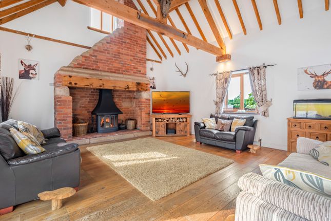 The Hayloft, Moreton Hall Court, Draycott-in-the-clay photo 2