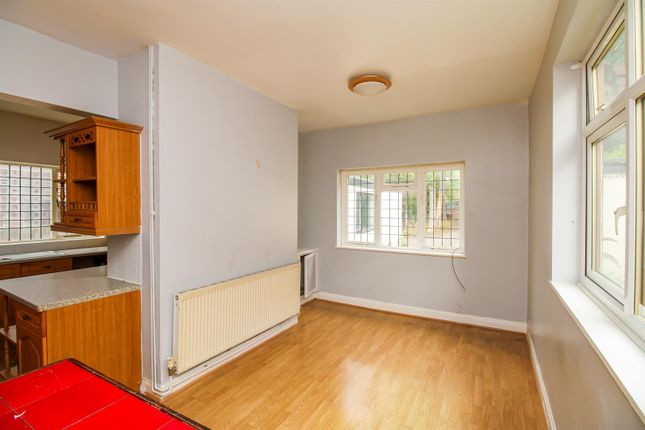 44, Chevet Lane, Wakefield photo 4