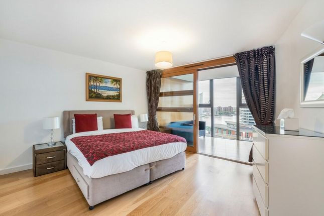 Flat to rent in Lombard Street, London