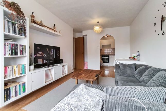 Flat for sale in Tennyson Close, Enfield