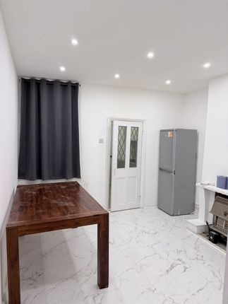 29 Hawthorne Avenue, Mitcham photo 3