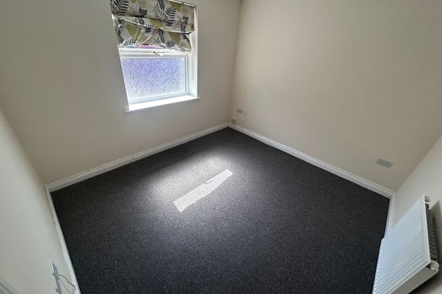 19, Milton Keynes photo 2