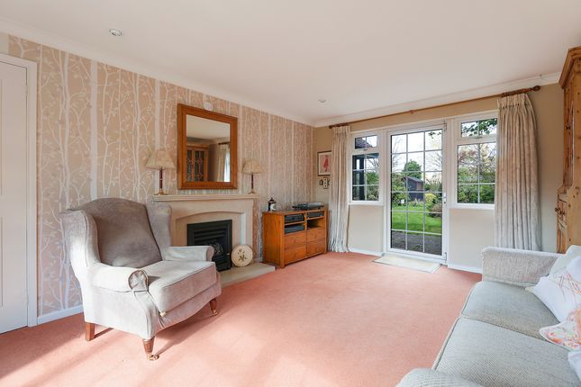 5, Woodroyd Avenue, Surrey photo 3