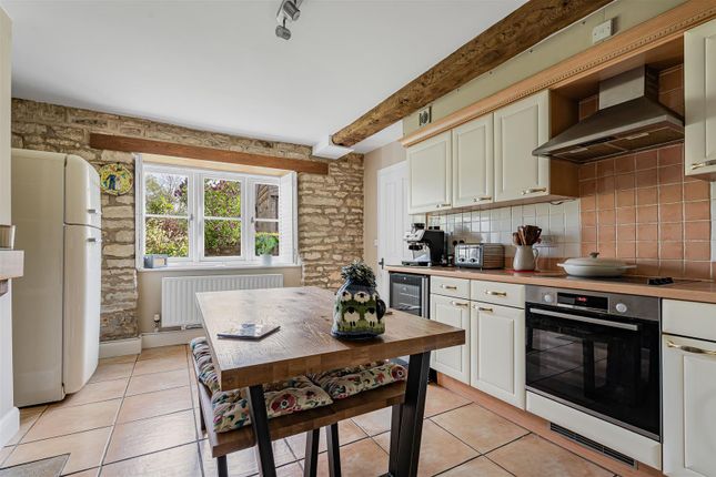 7, Oxford Court, Weston-On-The-Green photo 4