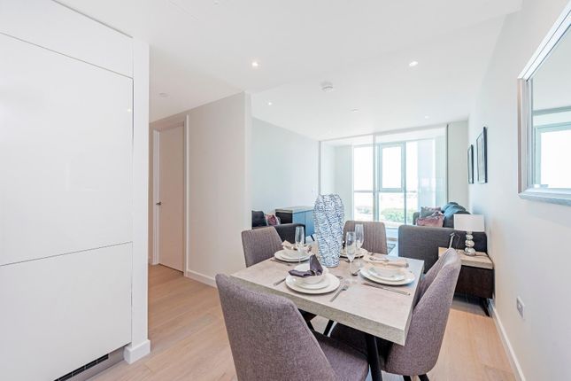 1-bed flat on 1505, Sky Gardens, Vauxhall, £560,000