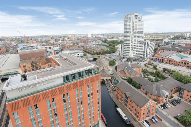 Flat for sale in Wharf Approach, Leeds, West Yorkshire