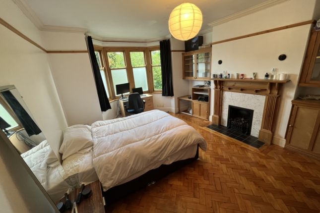 Room to rent in Westbury Crescent, Oxford, Oxfordshire
