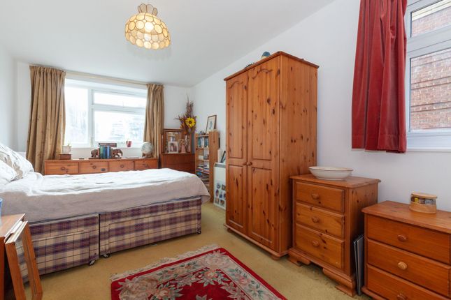 Flat for sale in Woodstock Close, Oxford