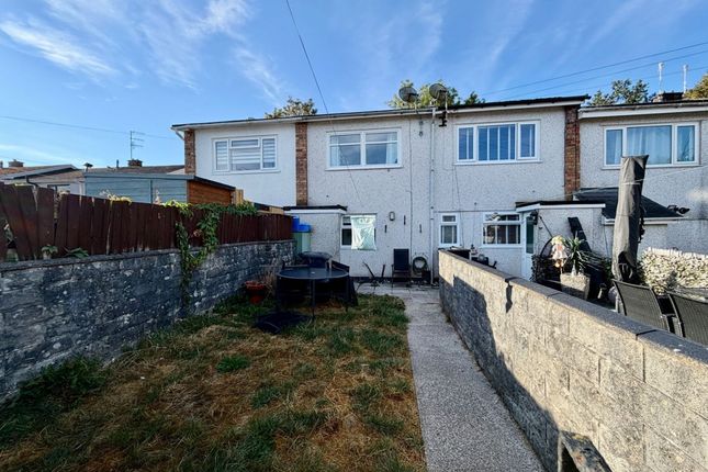 26 Woodfield Park Crescent, Blackwood photo 4
