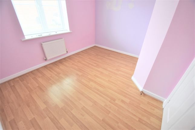 Flat to rent in Wells Close - Silver Sub, Portsmouth, Hampshire