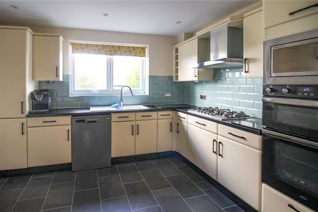28, Canal Road, Keighley photo 4