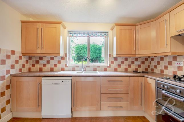 42, Lansbury Avenue, Chesterfield photo 3
