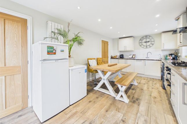21, Longleat Drive, Reading photo 4