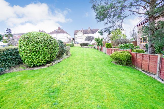 136, Brockwell Lane, Chesterfield photo 3