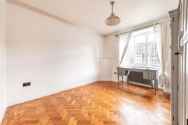 Flat to rent in Hermon Hill, London