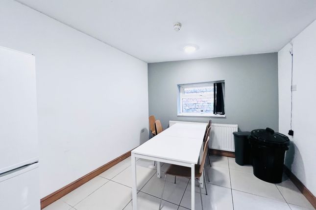 26 Kimbolton Avenue, Nottingham photo 2