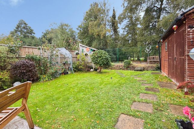 Warwick Road, Aldershot photo 3
