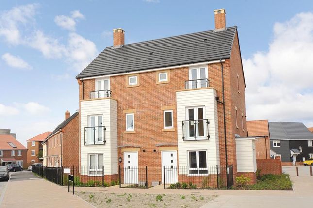 Thumbnail Maisonette to rent in Didcot, Blackthorn Road