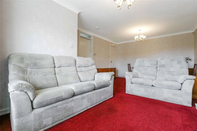 11, Broomknowe, Glasgow photo 4