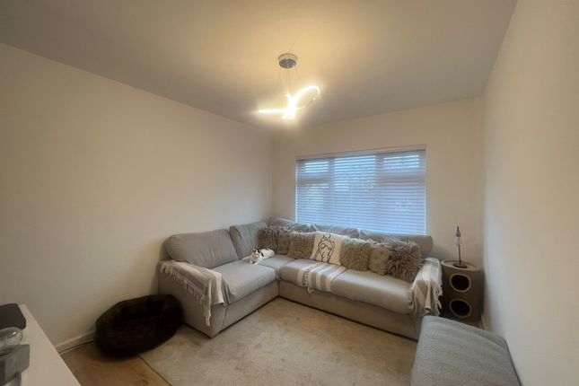 80, Stockport photo 3