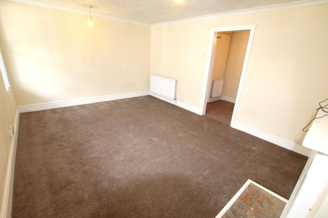 Flat 2, 26, Queen Street, Ashford photo 4