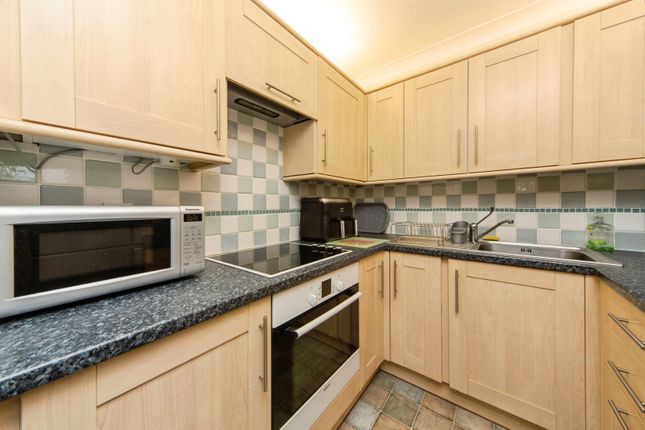 Apartment 14, Fernwood,, Church Road, Wirral photo 3