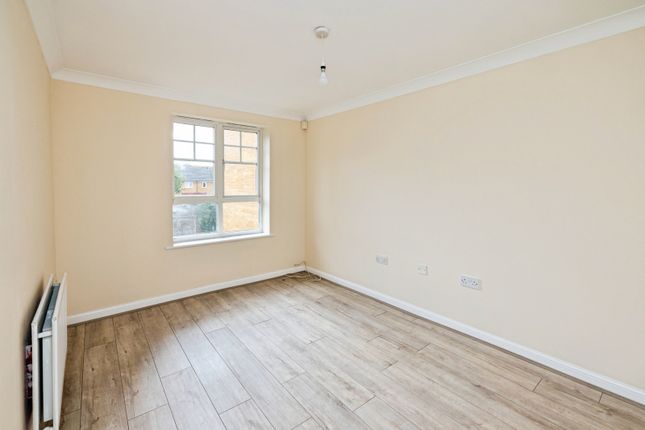 181, Greenhaven Drive, London photo 4