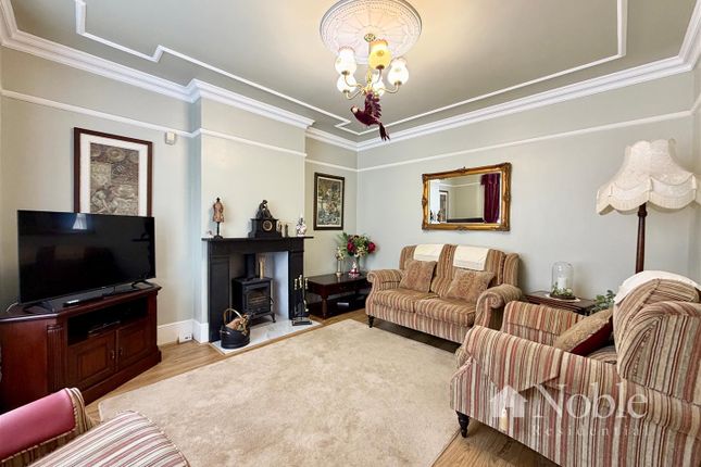 21, Craigdale Road, Hornchurch photo 2