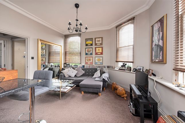 49a, Honeywell Road, London photo 3