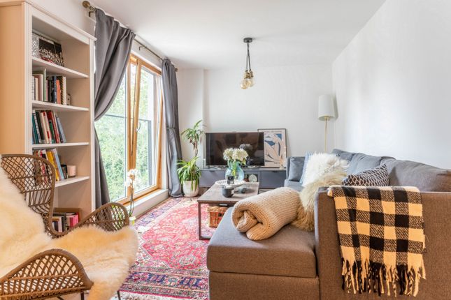 Thumbnail Flat to rent in Wingate Square, Clapham Common