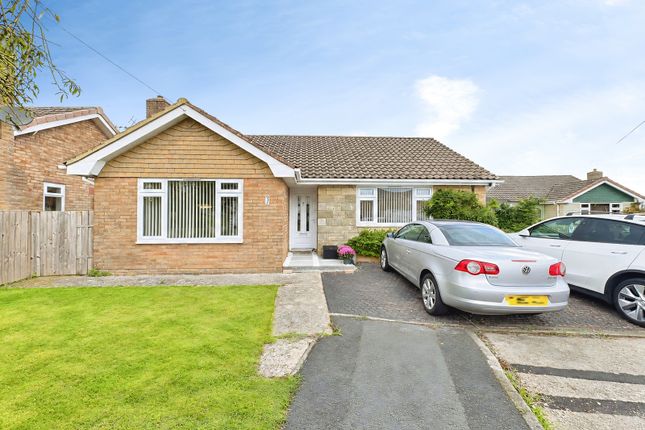 3-bed bungalow on Barton Close, Isle of Wight, £350,000