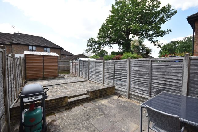 10, Clarence Way, Surrey photo 3