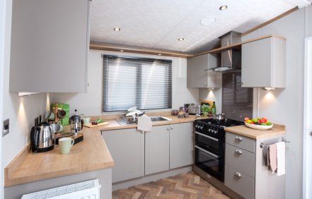 Pemberton Abingdon £99,995, Sway Rd, New Milton, Hampshire photo 2