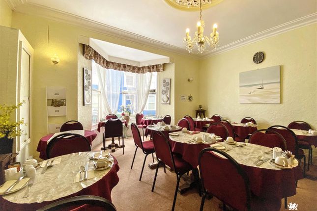 Taormina Guest House, 31, Victoria Street, Tenby photo 3