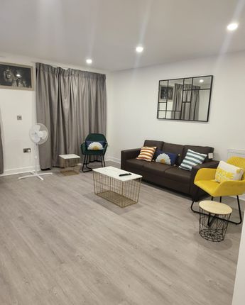 Thumbnail Flat to rent in Fife Road, London