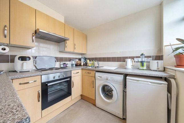 Flat 1, St. Michaels House, 69, Bell Green, London photo 4