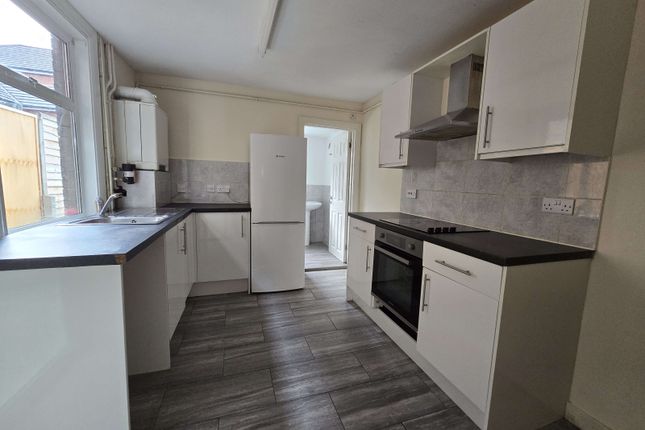 Spacious 4 Bedroom House - Ideal Chain Free Investment!