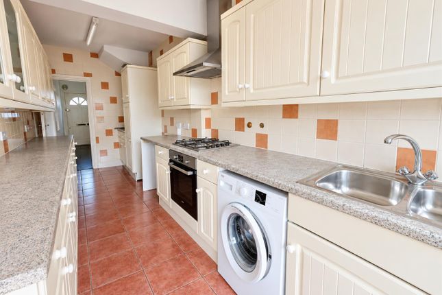 Manor Way, Mitcham photo 3