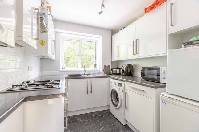 24, Copse Wood, Iver Heath photo 4