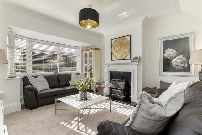 22, The Rowans, Leeds photo 2