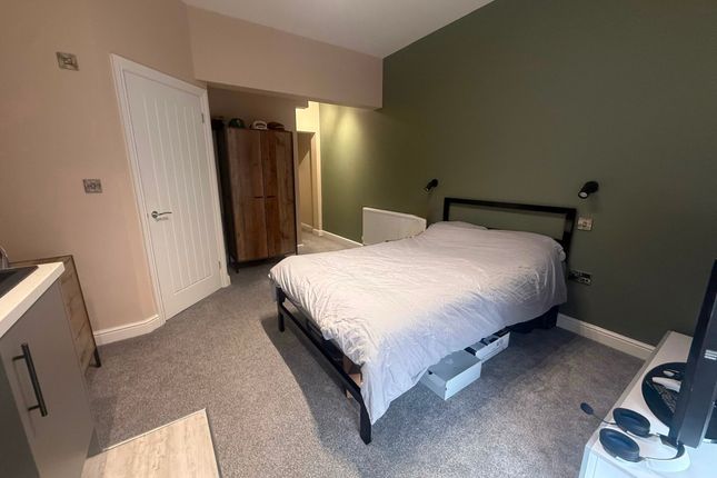 Room 1, 18 Neale Street, Nottingham photo 3