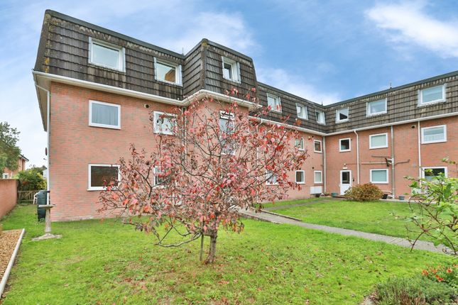 2-bed flat on Fairmile Road, Dorset, £170,000
