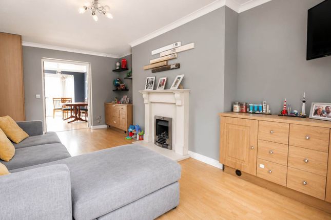 80, Bradshaws, Hatfield photo 4