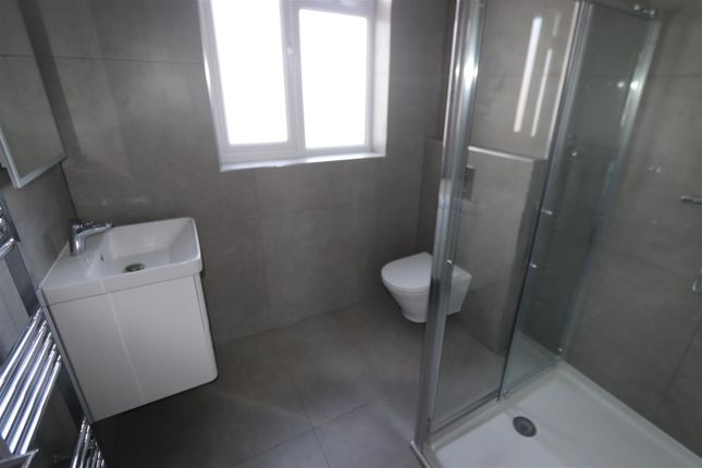 Flat 2, 5, Crowstone Road, Westcliff-On-Sea photo 2