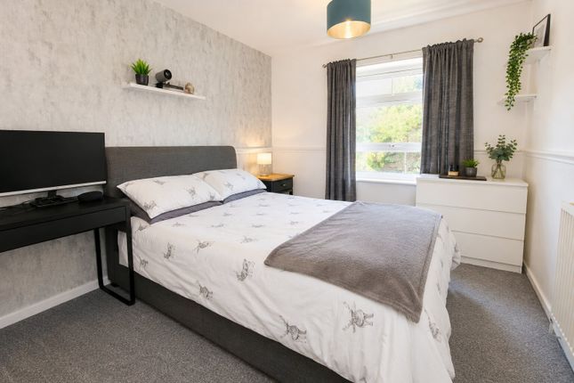 141, Mallows Green, Harlow photo 5